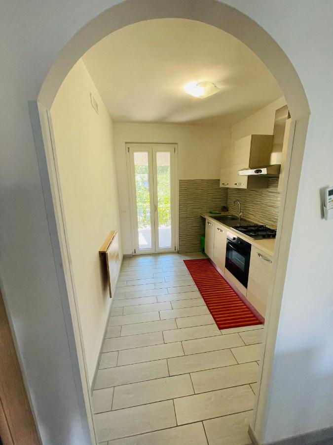 La Casa Di Nonna Attilia Apartment Fondi Luaran gambar